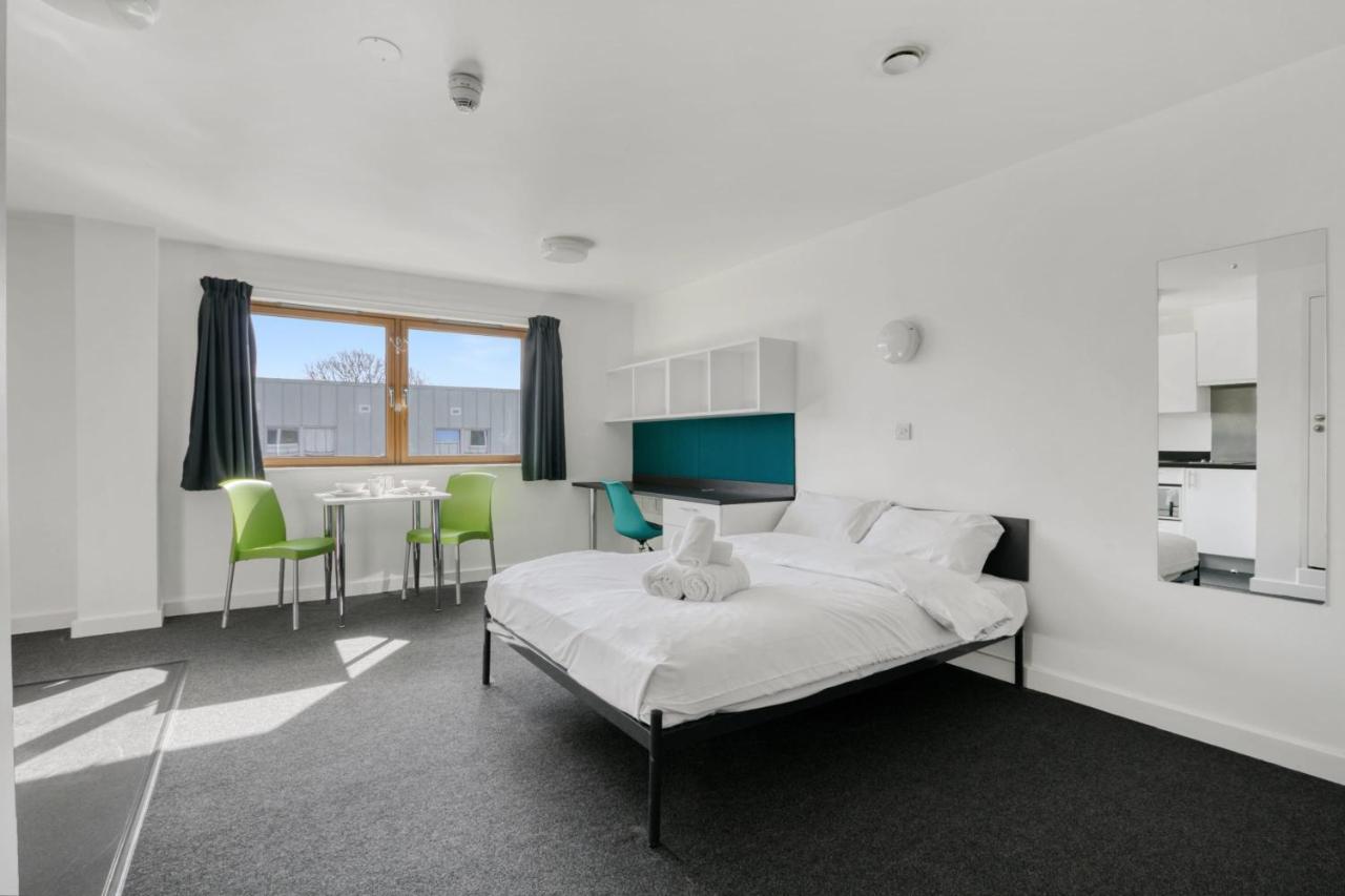 Bright & Central Studio In Luton, Sleeps 2 ลูตัน ภายนอก รูปภาพ