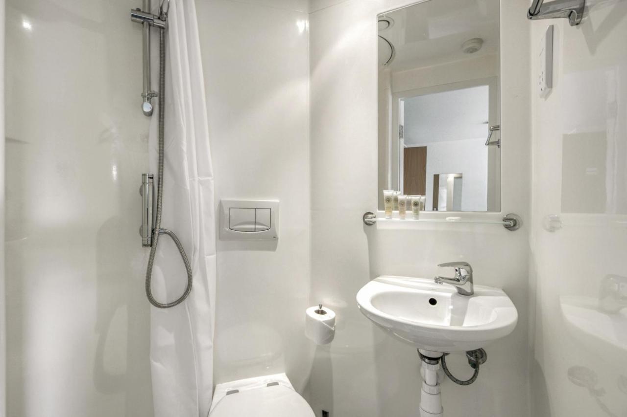 Bright & Central Studio In Luton, Sleeps 2 ลูตัน ภายนอก รูปภาพ