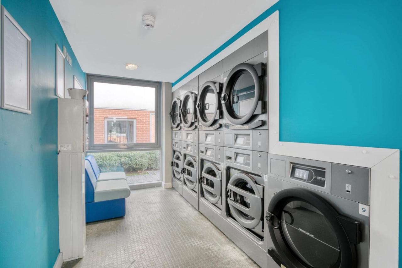Bright & Central Studio In Luton, Sleeps 2 ลูตัน ภายนอก รูปภาพ