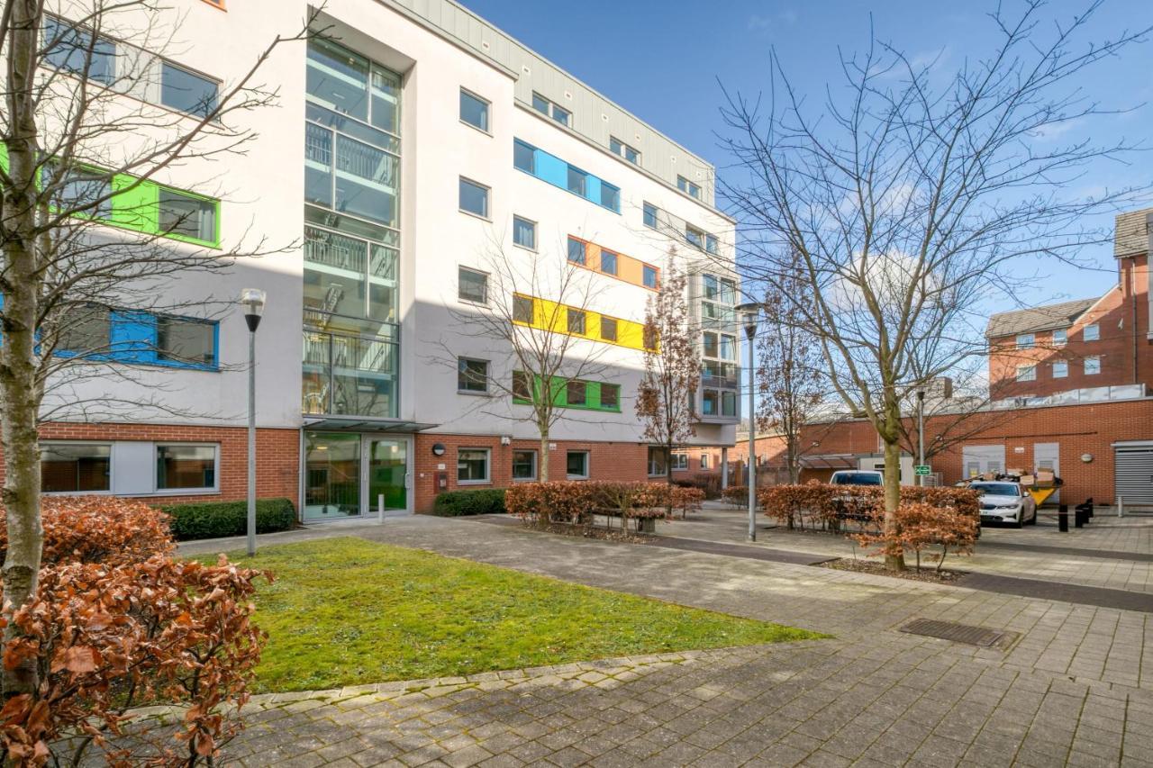 Bright & Central Studio In Luton, Sleeps 2 ลูตัน ภายนอก รูปภาพ